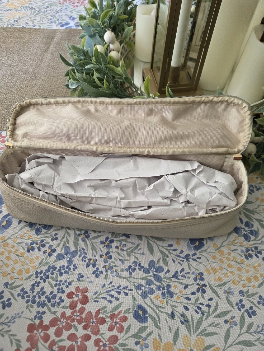 Cream Leather Travel Case - Cream - Picture 4 of 8